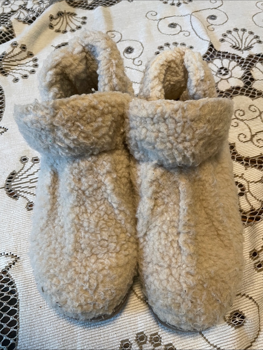 L.L. Bean Women’s Cozy Slipper Booties Pile Fleece Natural Cream